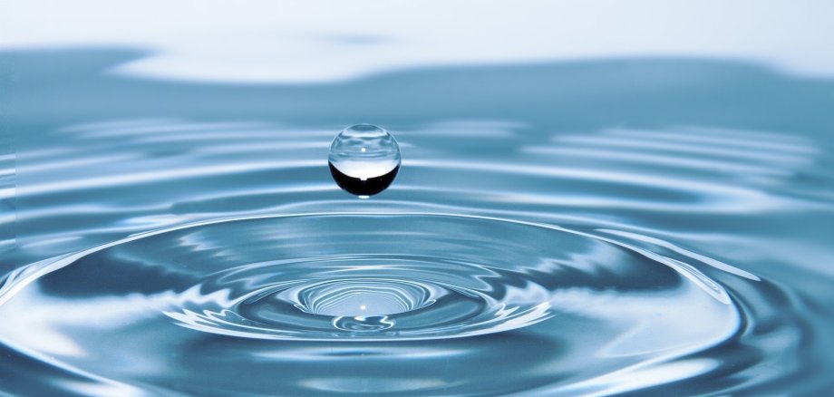 Tropfen aus dem Wasserhahn